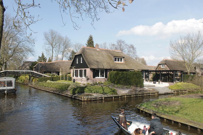 Giethoorn, Zaandam & Zaanse Schans Day Tour w/ Small Boat Ride - How the seasons change the experience