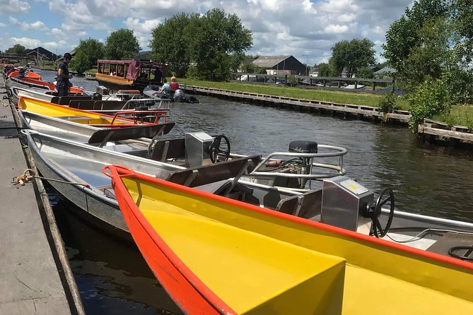 Giethoorn, Zaanse Schans Windmills Guided Day Trip from Amsterdam - Why the guide matters on a long coach day