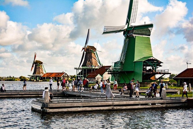 Giethoorn, Zaanse Schans Windmills Guided Day Trip from Amsterdam - Who should book this experience?