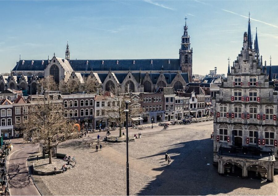 Gouda: Entry Ticket to Church of St. John with Audioguide - What the audio guide adds