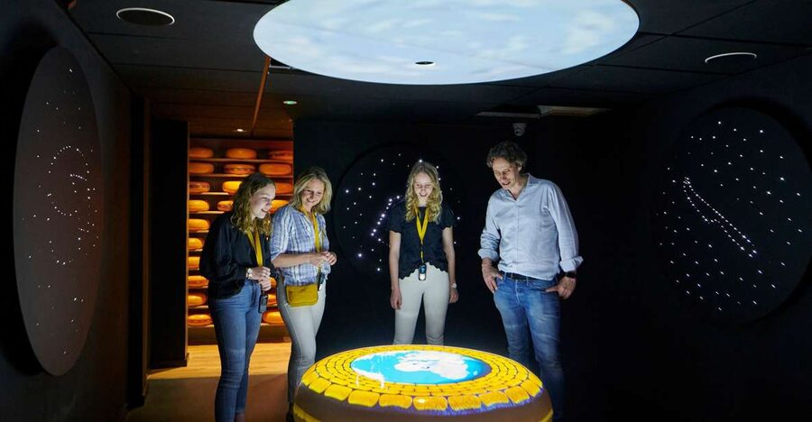 Gouda: Gouda Cheese Experience Entry Ticket - Following the story from cow to cheese market