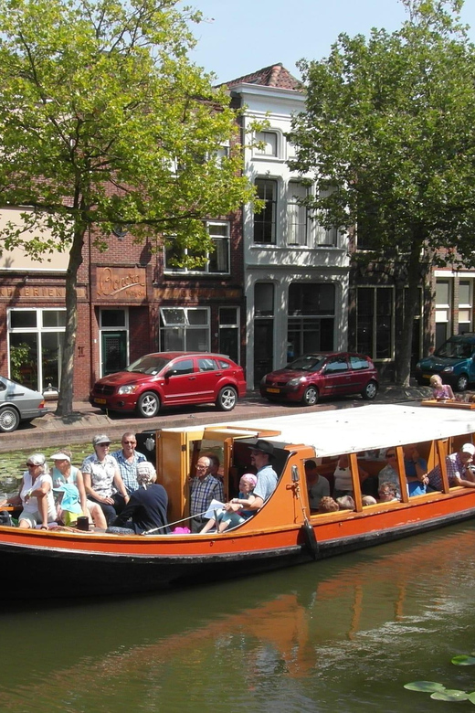 Gouda: Historical Canal Cruise - The Museum Harbour and its old ships