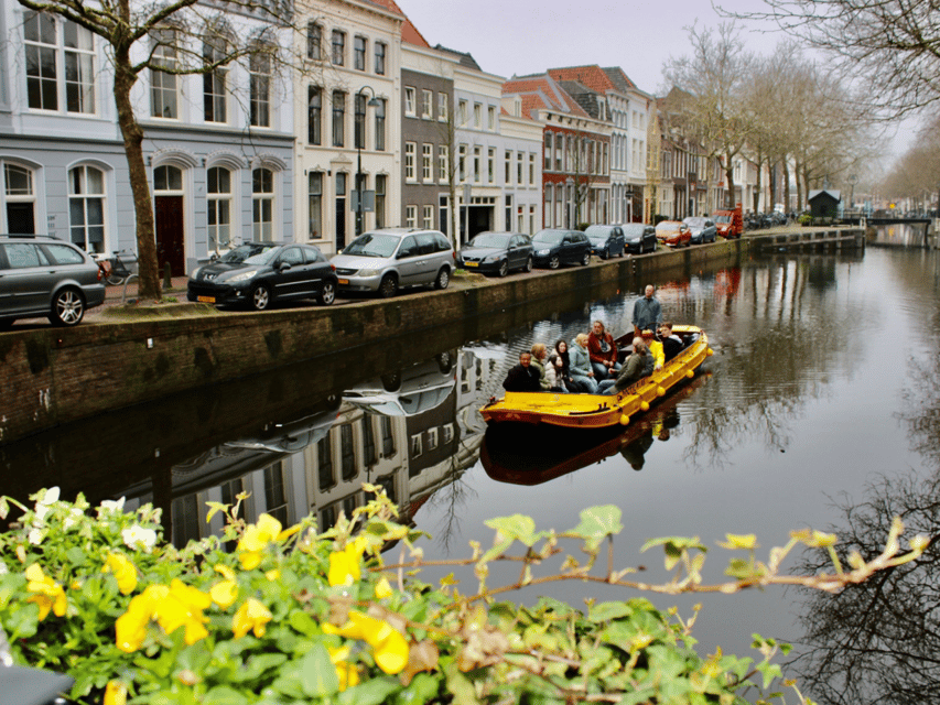 Gouda: Open Boat City Canal Cruise - The canal route gives you more than a postcard view