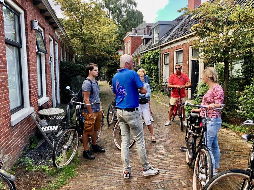 Groningen: City Highlights Bike Tour - The University of Groningen and student-city life