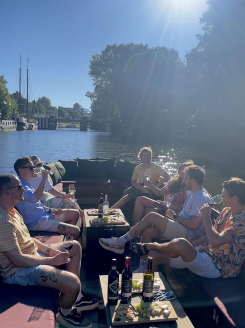 Groningen: Evening Cheese and Wine cruise - Hoge en Lage der Aa and Groningen’s Canal Story