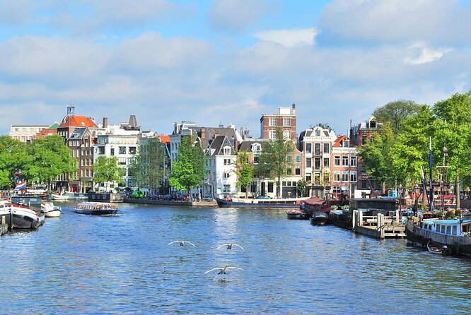 Guided Amsterdam Canal Cruise – Snacks & Drinks on board(1 Hour) - Key points to know before booking