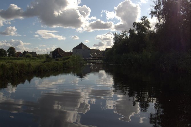 Guided Canoe Adventure with Picnic Lunch in Waterland from Amsterdam - Why this is different from an Amsterdam canal cruise