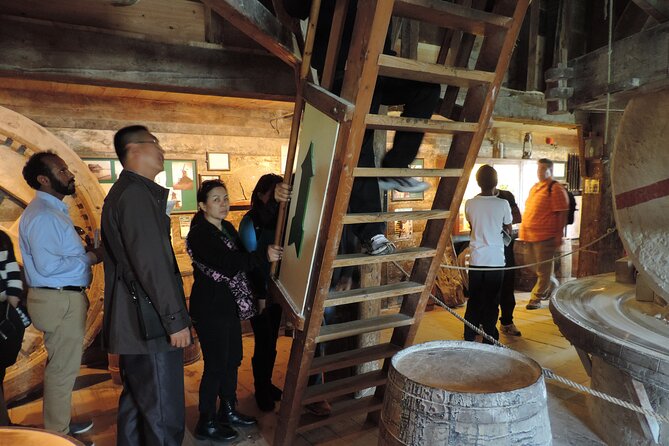 Guided Day Trip - Volendam, Zaanse Schans, Marken & Edam - Zaanse Schans and the working windmill