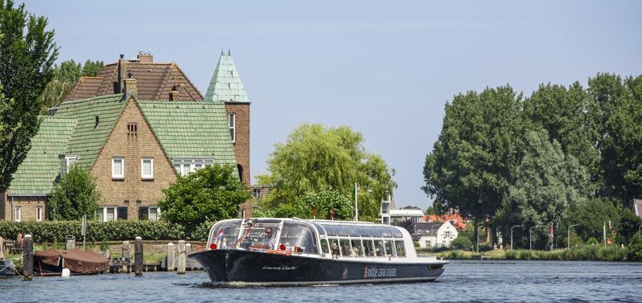 Haarlem: Dutch Windmill & Spaarne River Sightseeing Cruise - Windmill De Adriaan, Haarlem’s Best Photo Moment