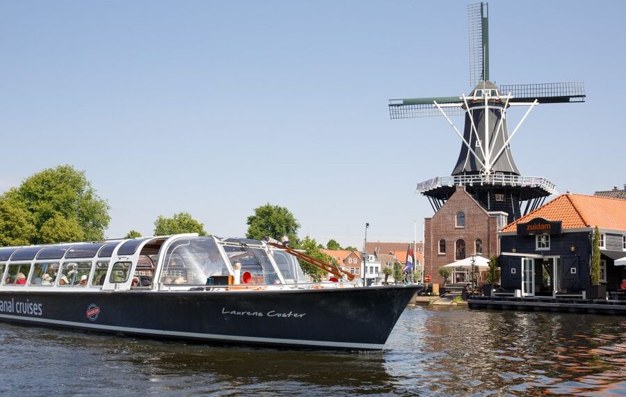 Haarlem: Dutch Windmill & Spaarne River Sightseeing Cruise - The Weighing House and Riverside Architecture