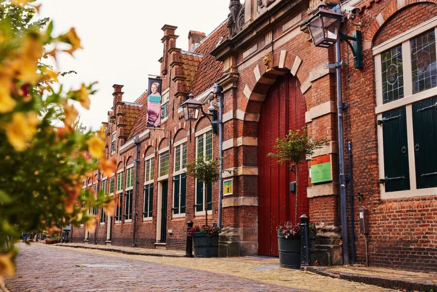 Haarlem: Frans Hals Museum Entrance Ticket with Audio Guide - From 16th-century art to Mondriaan