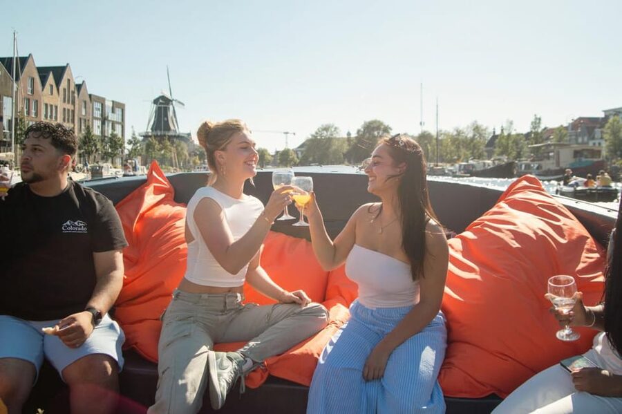 Haarlem: Sightseeing Boat Tour with Snacks and Drinks - Key points to know before booking