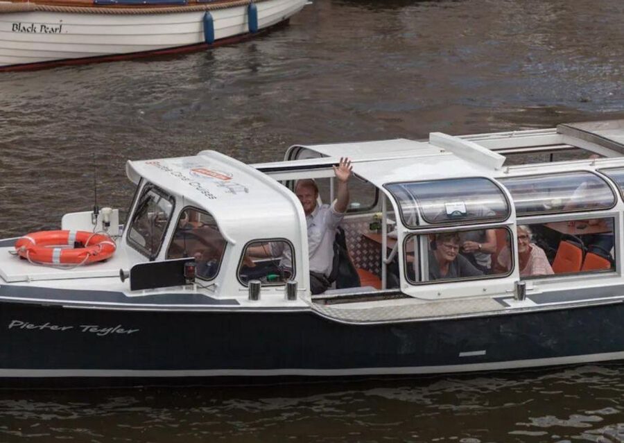 Haarlem: Sightseeing Canal Cruise through the City Center - Frans Hals Museum from the water