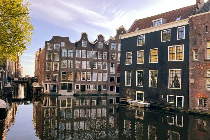 Historical Walking Tour, private with local Dutch guide - Zeedijk and The Waag: water, walls, and city gates