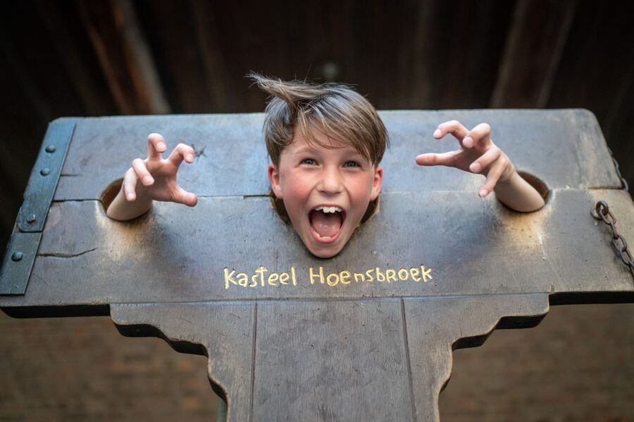 Hoensbroek: Entry Ticket to Hoensbroek Castle - What the self-guided format means