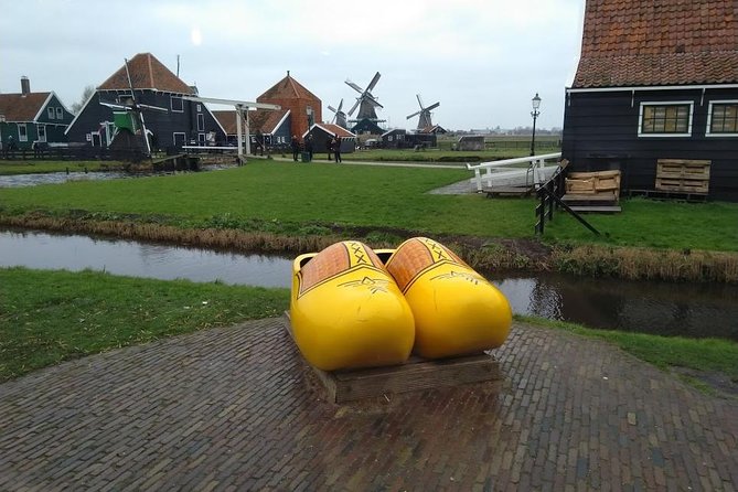 Keukenhof's Tulips and Windmills Small-Group Tour from Amsterdam - Zaanse Schans: a quick lesson in Dutch industry