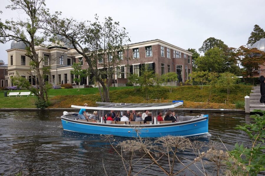 Leiden: Cruise through the Historic City Center with Guide - A Quiet Start on Leiden’s Canals