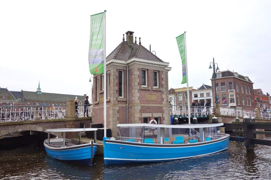 Leiden: Cruise through the Historic City Center with Guide - Parks, Terraces, and University Life
