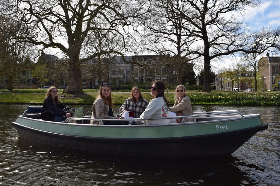 Leiden: Electric Boat Rental - What two hours really gives you