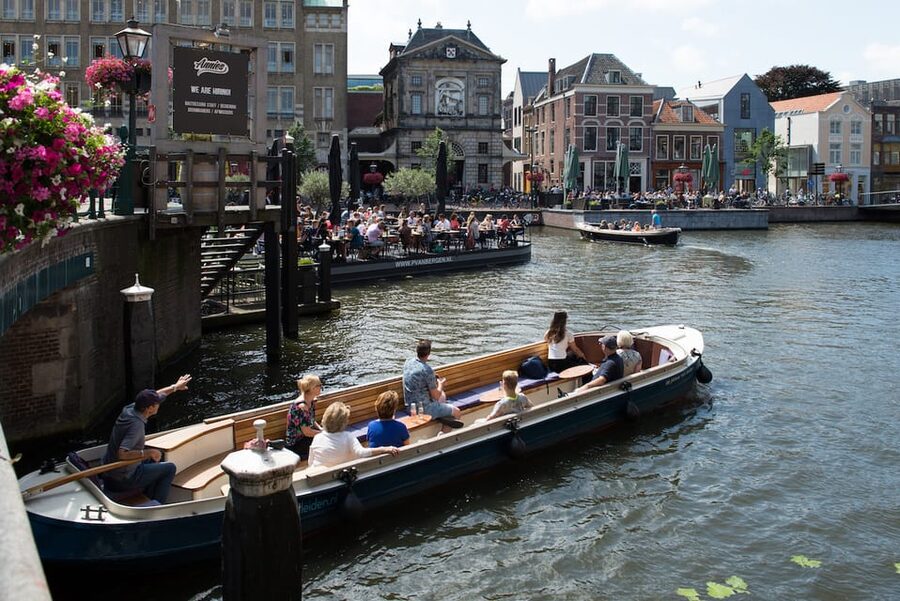 Leiden: Guided City Canal Cruise - Hortus Botanicus and Leiden’s green side