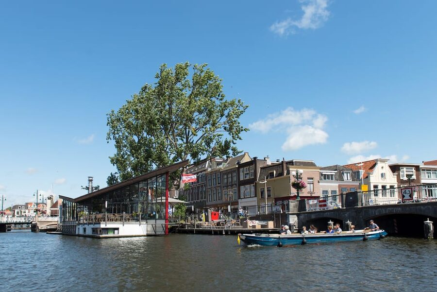 Leiden: Guided City Canal Cruise - Bridges, houses, and the most enjoyable views