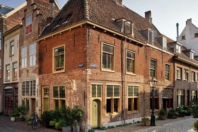 Leiden Tour with Live guide and Visit to Rembrandt's First Studio - Molen de Put and Leiden’s working past