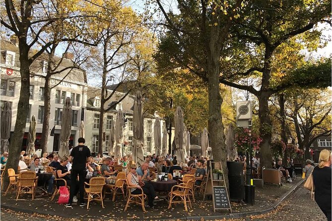 Maastricht Privat Sightseeing City Walk - Sint Servaas Basilica and the weight of the past