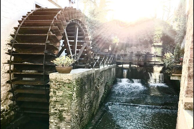 Maastricht Privat Sightseeing City Walk - Vlaai, beer, and useful local advice
