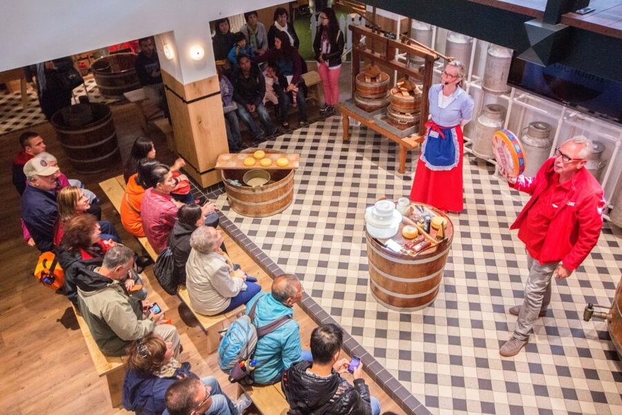 Marken, Volendam and Edam: Private Full-Day Tour - Edam: the day’s best historical stop