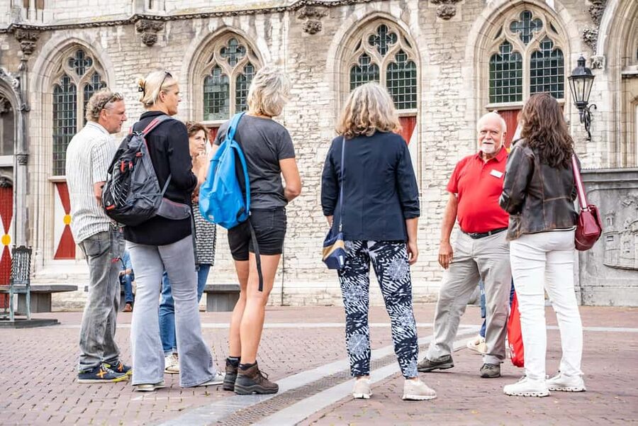 Middelburg: Guided City Walking Tour - Meeting Middelburg on the Markt