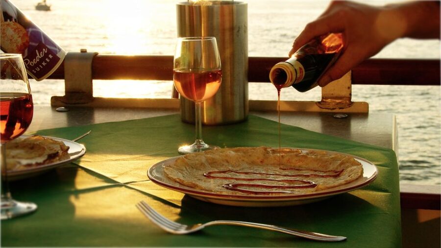 Nijmegen: River Cruise with All-You-Can-Eat Dutch Pancakes - Boarding at Pannenkoekenboot Nijmegen