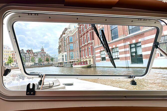 Private All-Inclusive Cruise with Captain - Choosing a route through Amsterdam