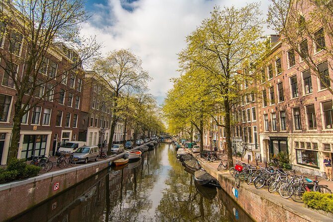 Private Amsterdam City Highlights Bike Tour (PRIVATE GUIDE) - Starting at Beursplein and choosing your bike