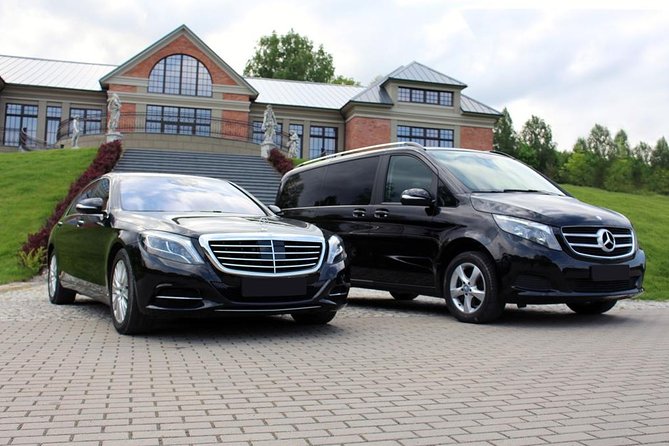 Private Amsterdam Departure Transfer to AMS Schiphol Airport - What the strongest service experiences have in common