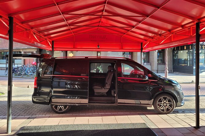 Private Arrival Transfer: Schiphol Airport Amsterdam - The 45-minute ride into Amsterdam