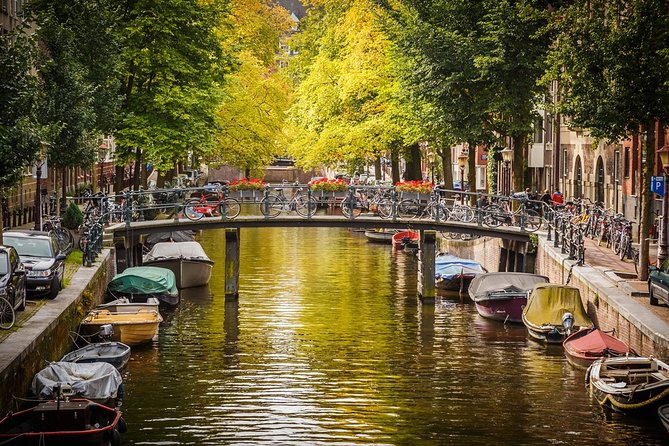 Private departure transfer from Amsterdam to Schiphol Airport (AMS) - What the 30-to-60-minute ride feels like