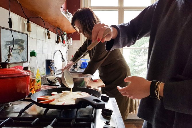 Private Dutch Pancake Cooking Class in an Amsterdam Canal Home - The value of meeting Fusina at home