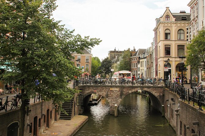 Private Utrecht Food Walking Tour with 8 Tastings - Dutch cheese at Vismarkt