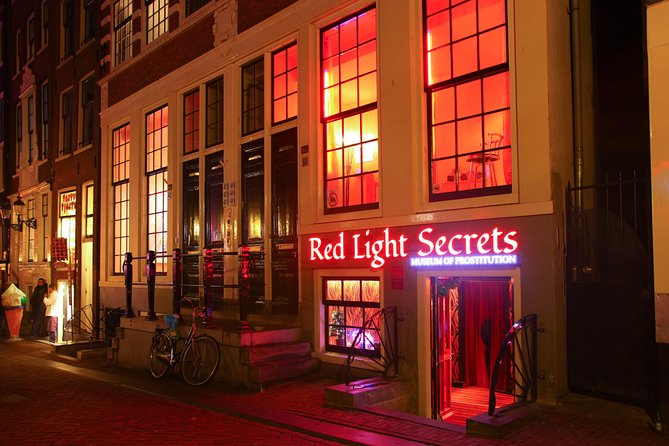 Red Light Secrets: Museum of Prostitution Amsterdam - Entering a former brothel in the Red Light District