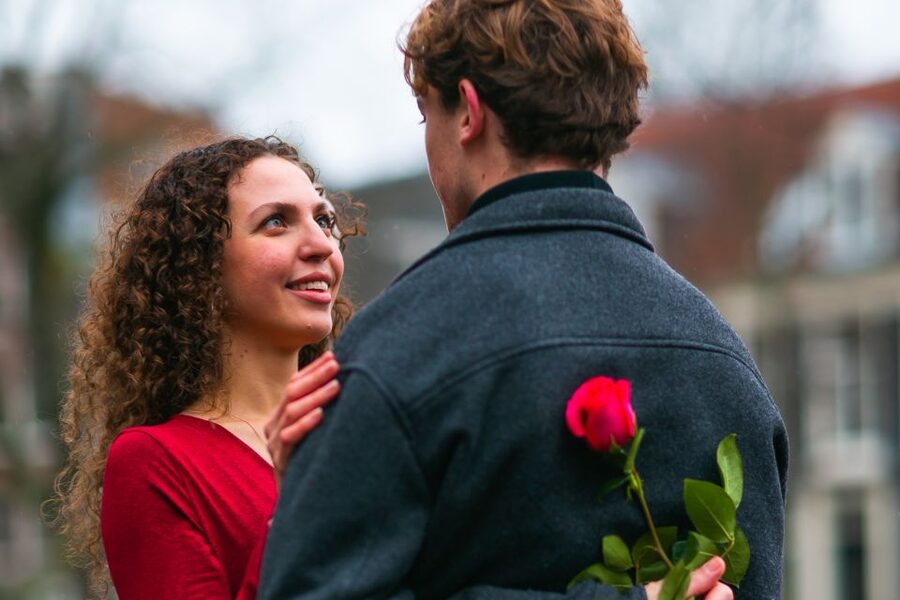 Romantic Photoshoot Experience for Couples in Amsterdam - Timing, punctuality, and practical planning