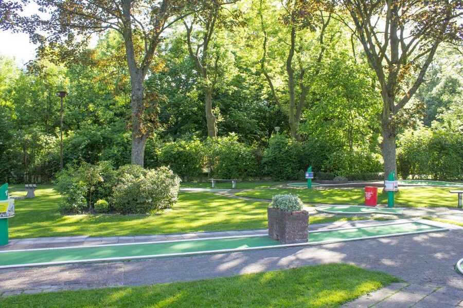 Rotterdam: 18-Hole Mini-Golf Game - Key points about Rotterdam’s outdoor mini-golf course