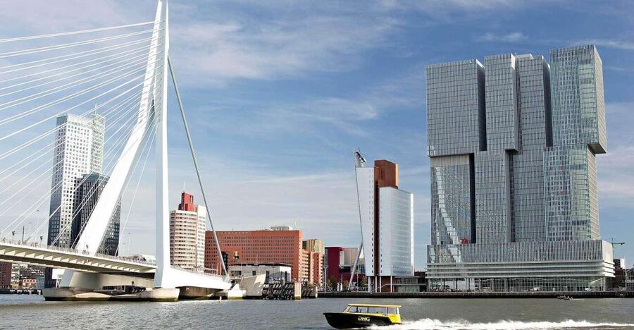 Rotterdam: De Rotterdam, Cube Houses, Watertaxi and Markthal - Rooftop views from Het Witte Huis
