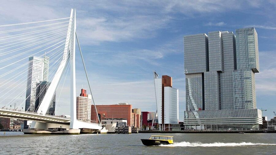 Rotterdam: De Rotterdam, Cube Houses, Watertaxi and Markthal - Markthal, archaeological finds and the Horn of Plenty