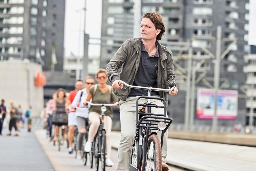 Rotterdam: Food Tour by Bike - Who should book this food ride?
