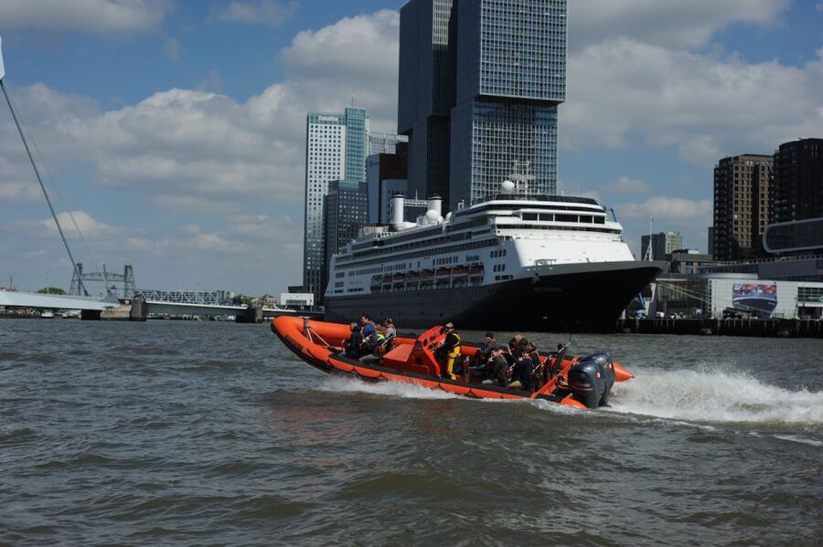 Rotterdam: RIB Speedboat Sightseeing Cruise - Is $54 good value for an hour?