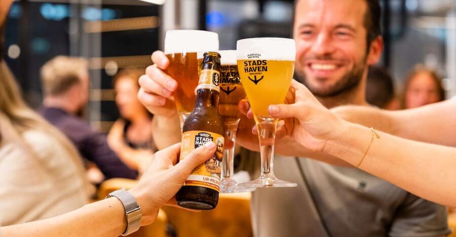 Rotterdam: Stadshaven Brewery Tour with Beer Tastings - The tasting: one drink or three beers with snacks