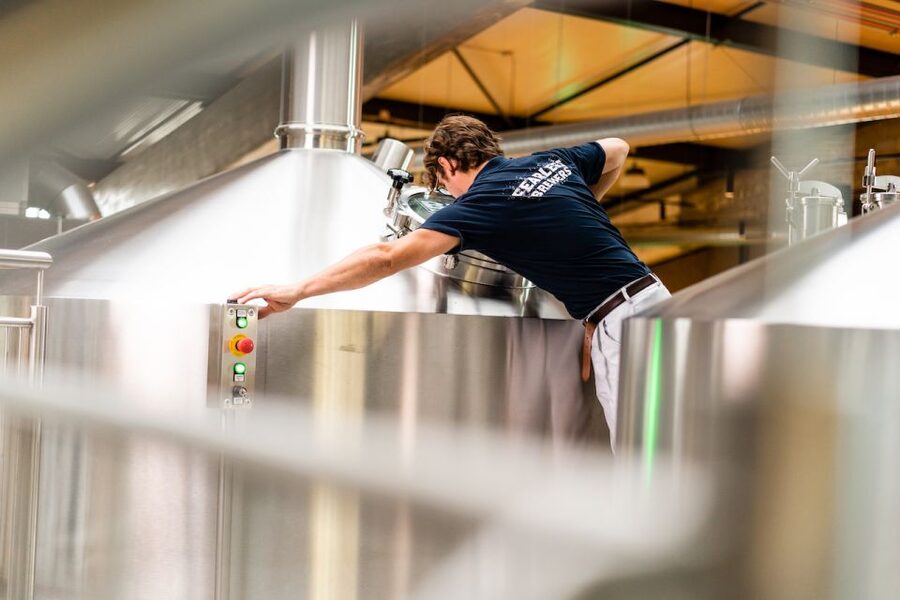 Rotterdam: Stadshaven Brewery Tour with Beer Tastings - Who should book this brewery visit?