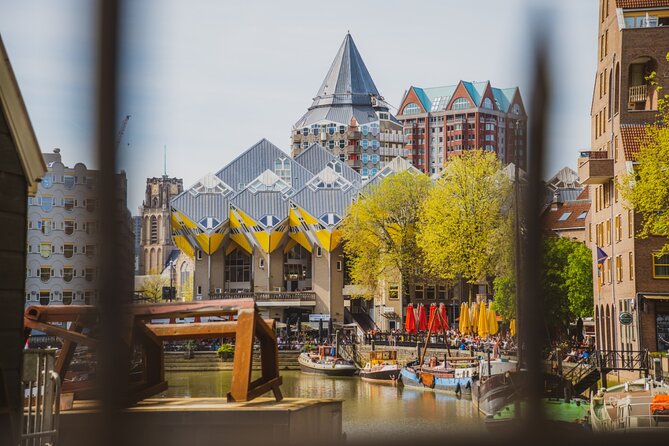 Rotterdam Walk: Hilights, Gems, Architecture & WWII | 2 or 3hrs - The Destroyed City at Square 1940