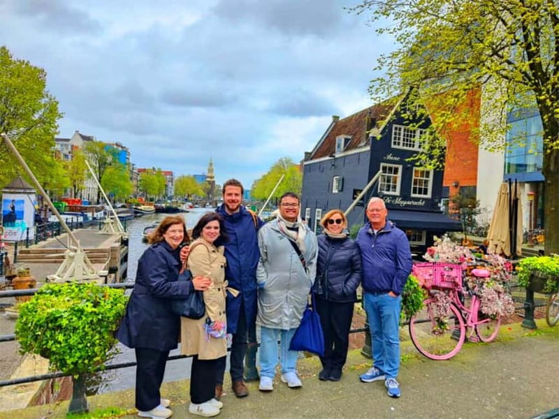 Skipping Lines & Sipping Beers: A History Tour of Amsterdam - Fabel Friet and the value of skipping the queue
