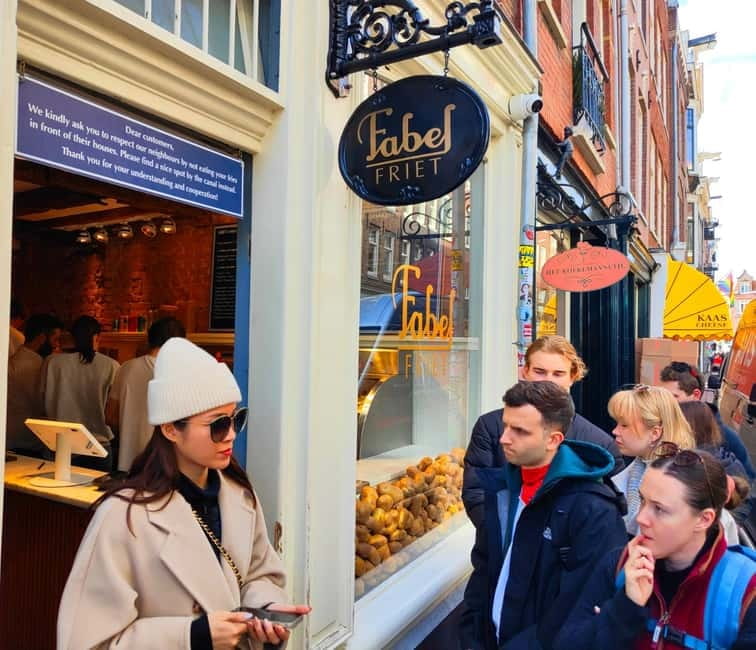Skipping Lines & Sipping Beers: A History Tour of Amsterdam - A warm stroopwafel at Amsterdam’s oldest bakery